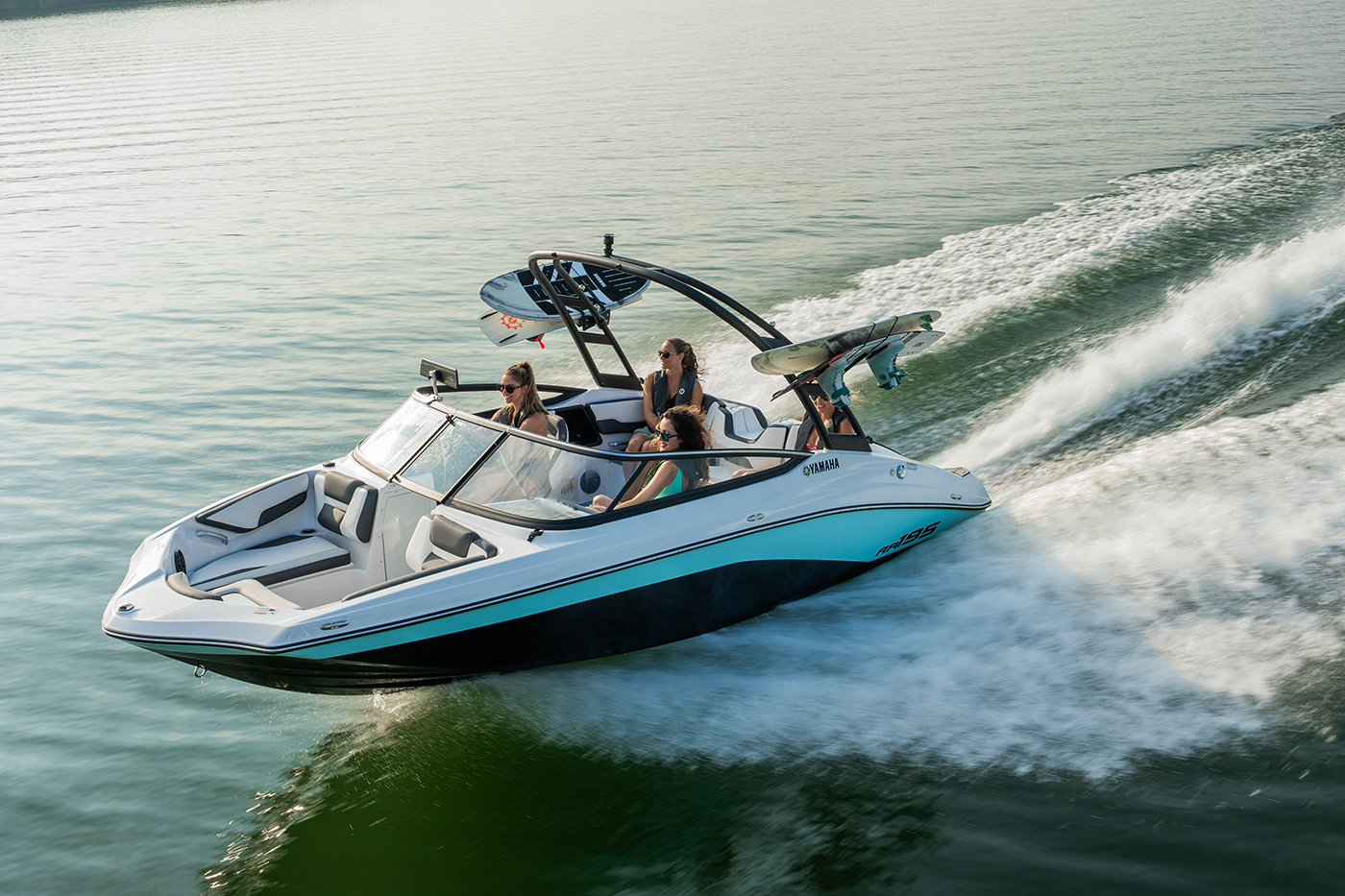 スポーツボート2026年モデルを発売～多様なマリンレジャーを演出する3