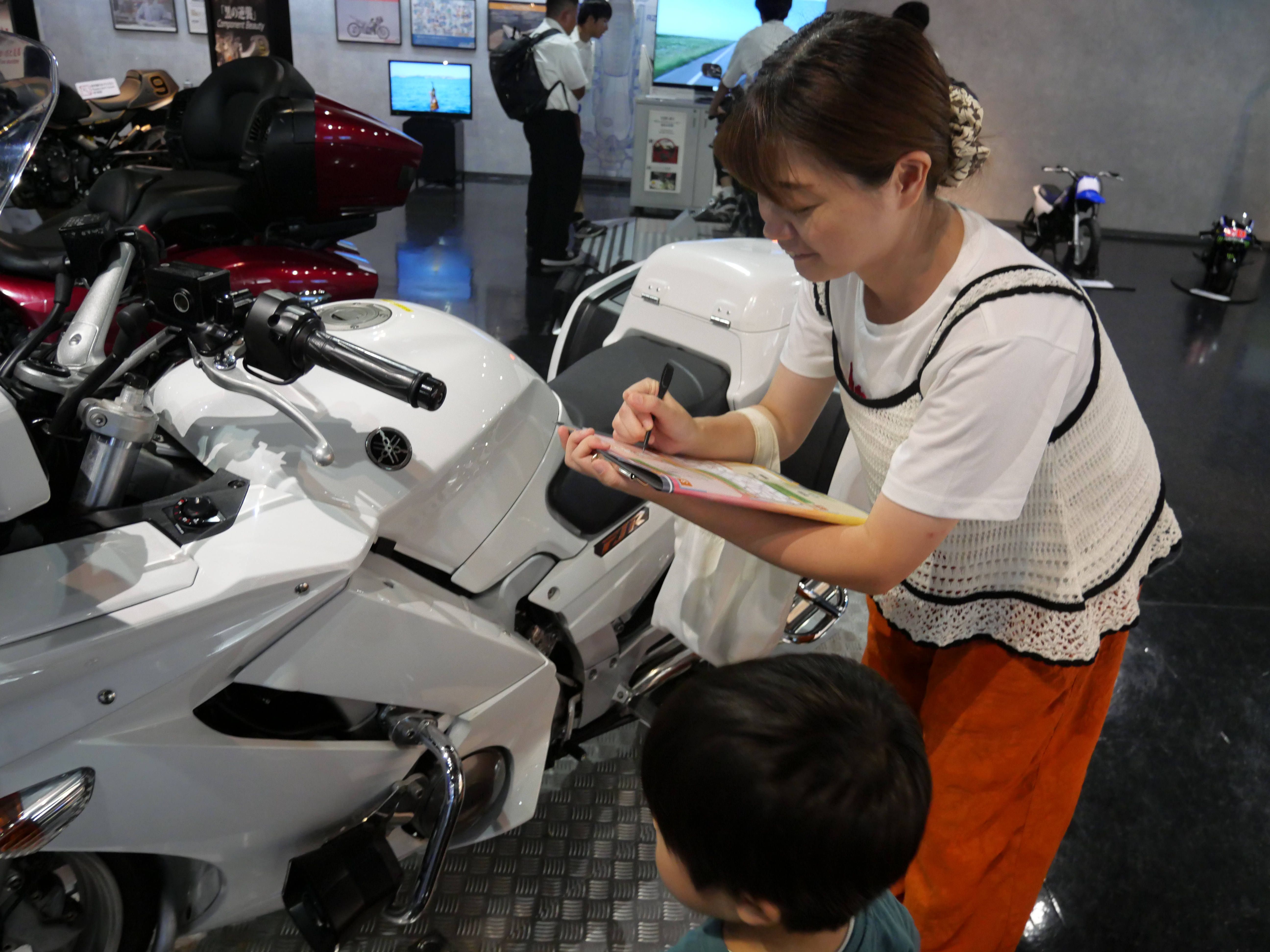 ニュースレター】コミュニケーションプラザでZ世代向け企画「謎と