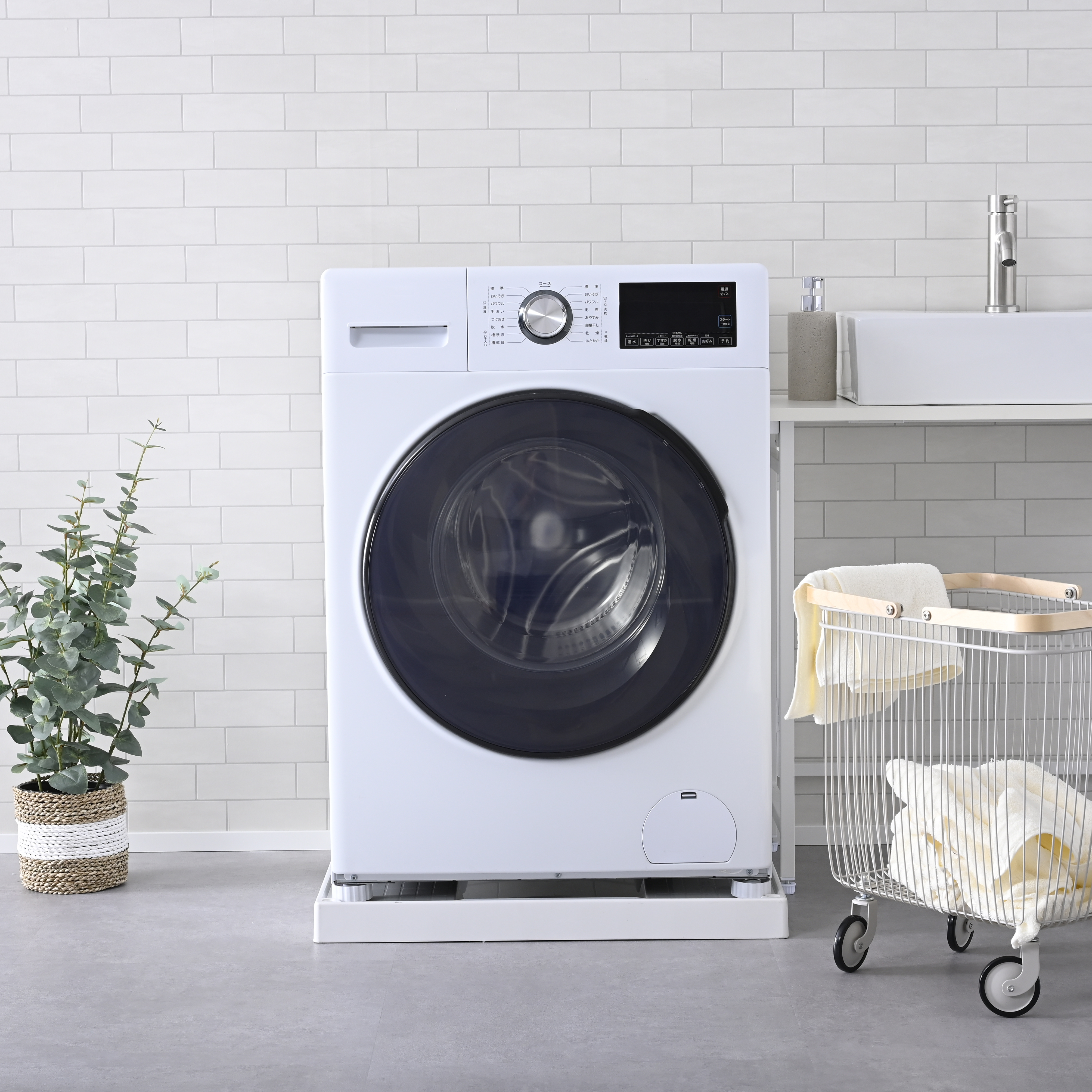 ドラム式洗濯機＝高額家電』の常識を洗い流す！あえてダイヤル式操作を