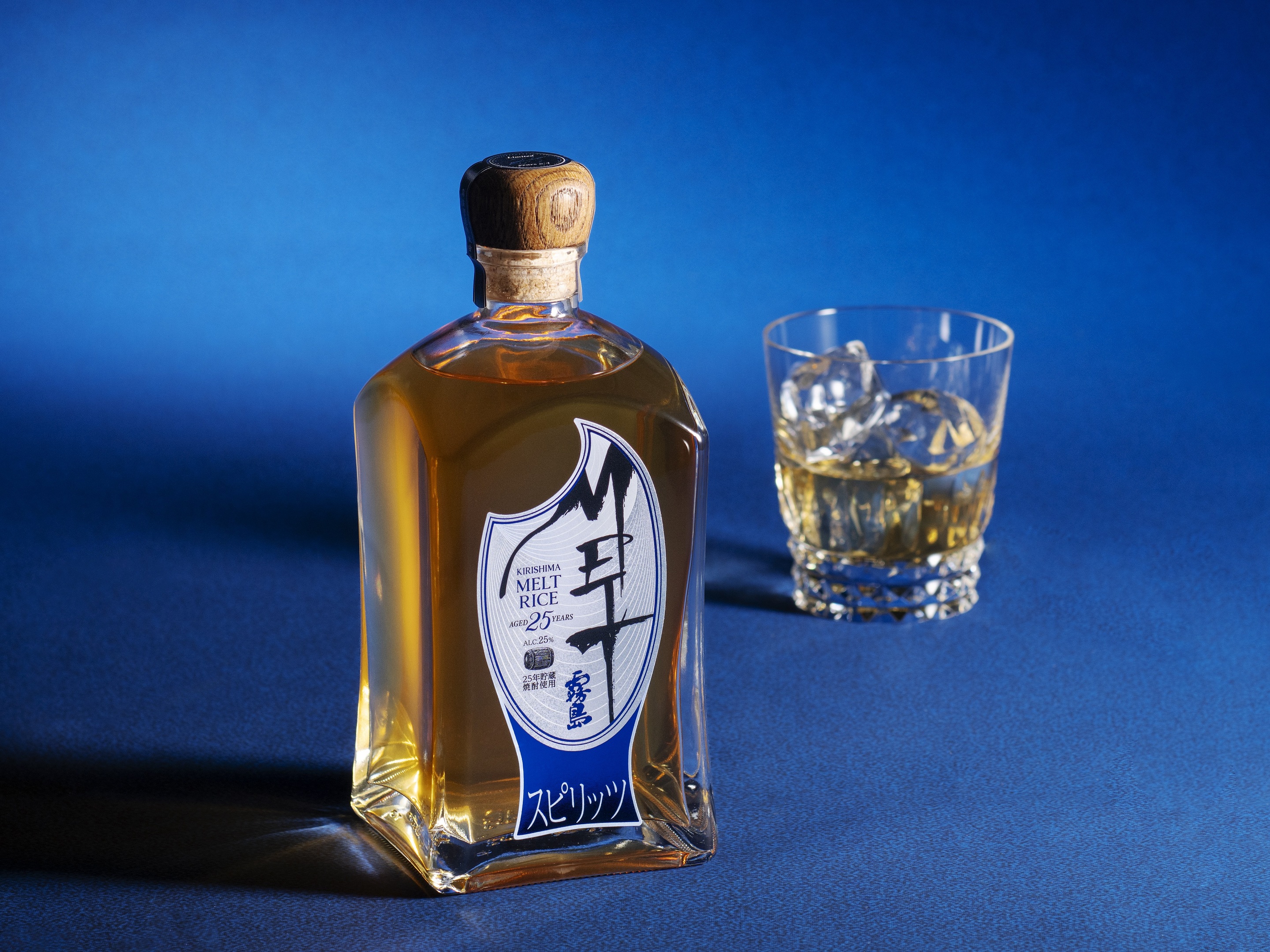 【希少・限定品】渕田酒造場 恩返し 28年熟成 スピリッツ 700ml 箱付き 長期熟成スピリッツ『KIRISHIMA MELT BARLEY 21年』・『KIRISHIMA MELT