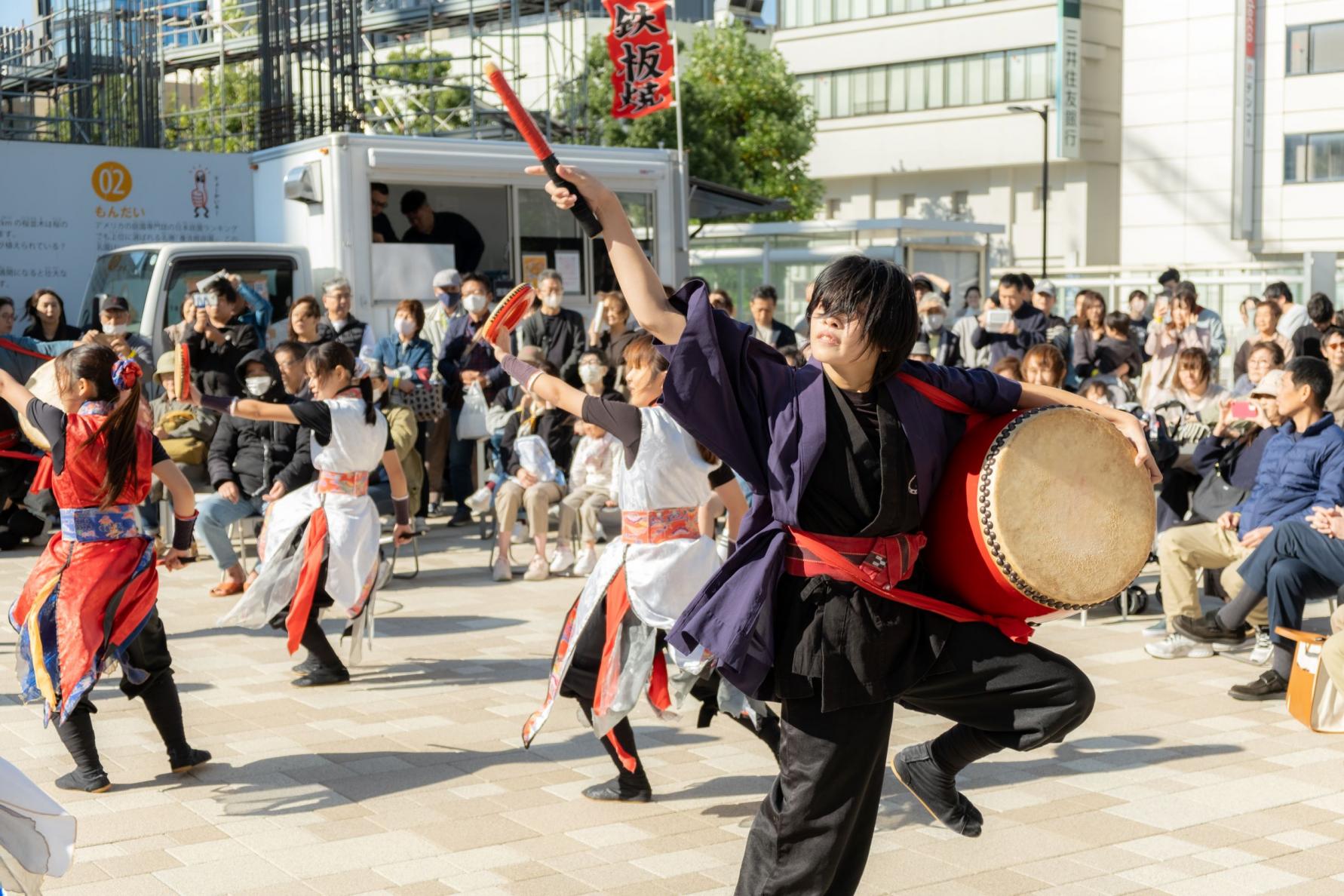 分譲マンション入居者と地域を繋ぎ福井駅前を盛り上げる
地域連携イベント「ちゃんぷるーフェス in Fukui」を開催
～伝統芸能の演舞のほか、フードやワークショップなどで地域との交流機会を創出～