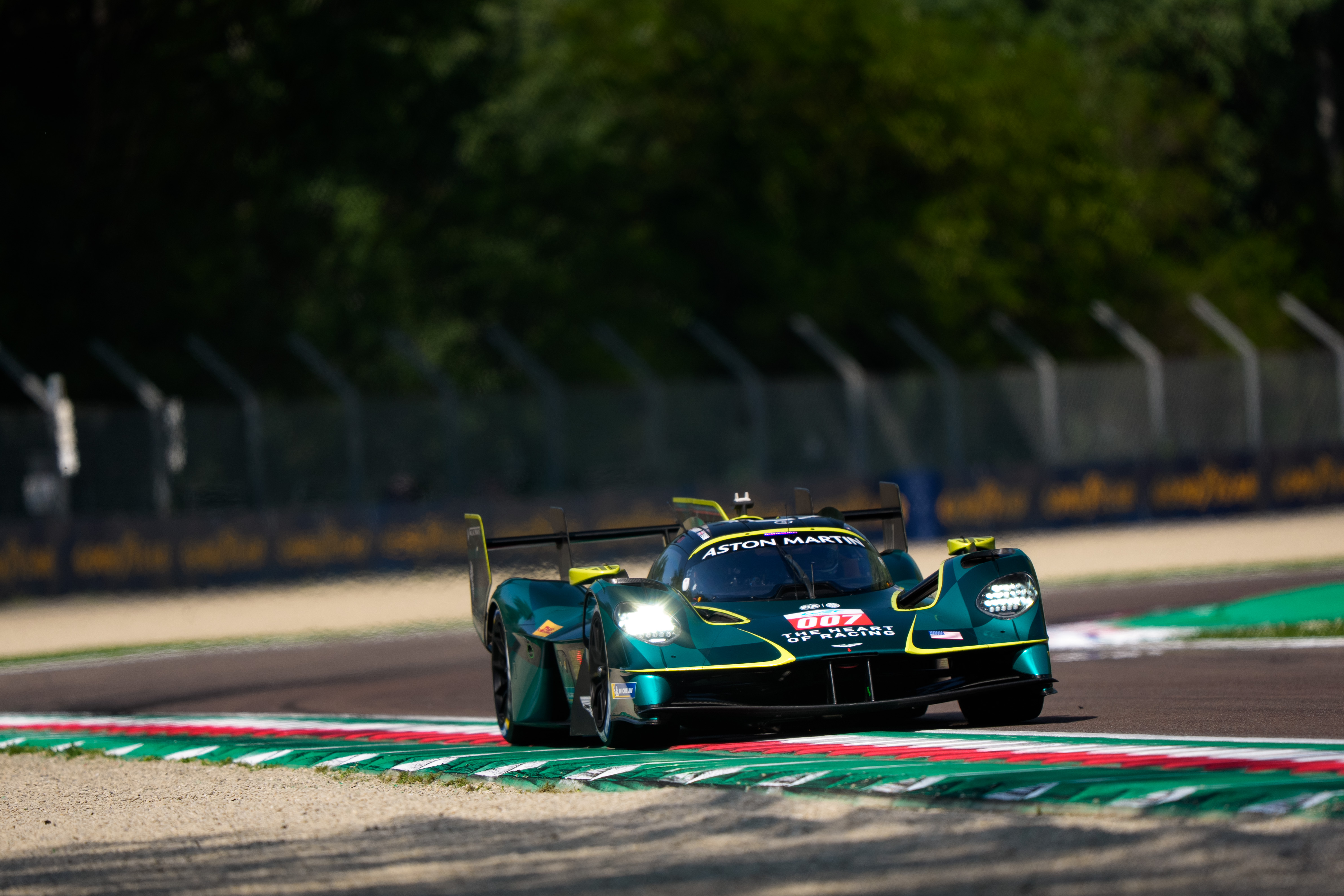 Valkyrieが高速サーキットのスパへ帰還 FIA世界耐久選手権でル・マンに