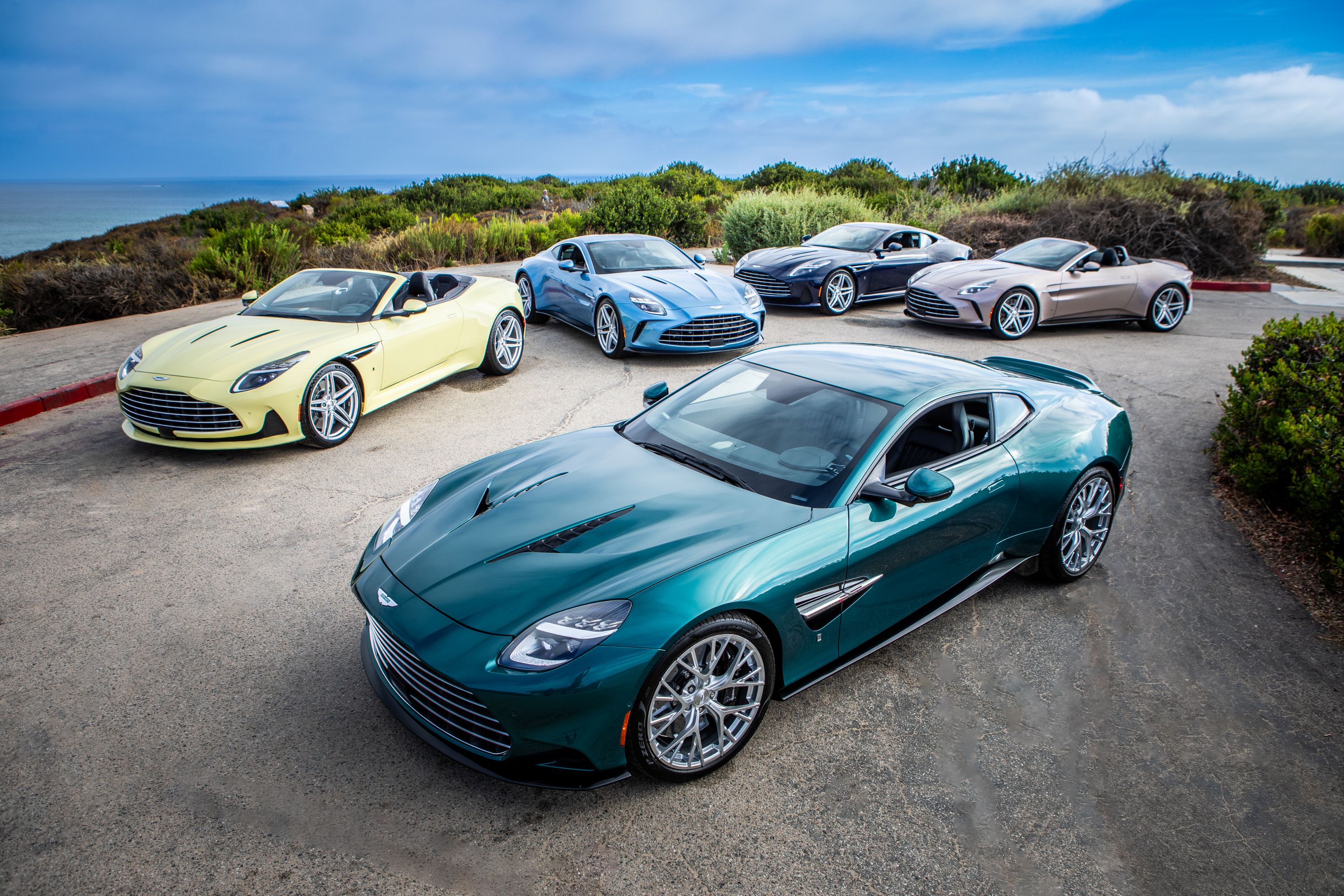 Q by Aston MartinとAston Martin Newport Beach、ブランドの歴史を