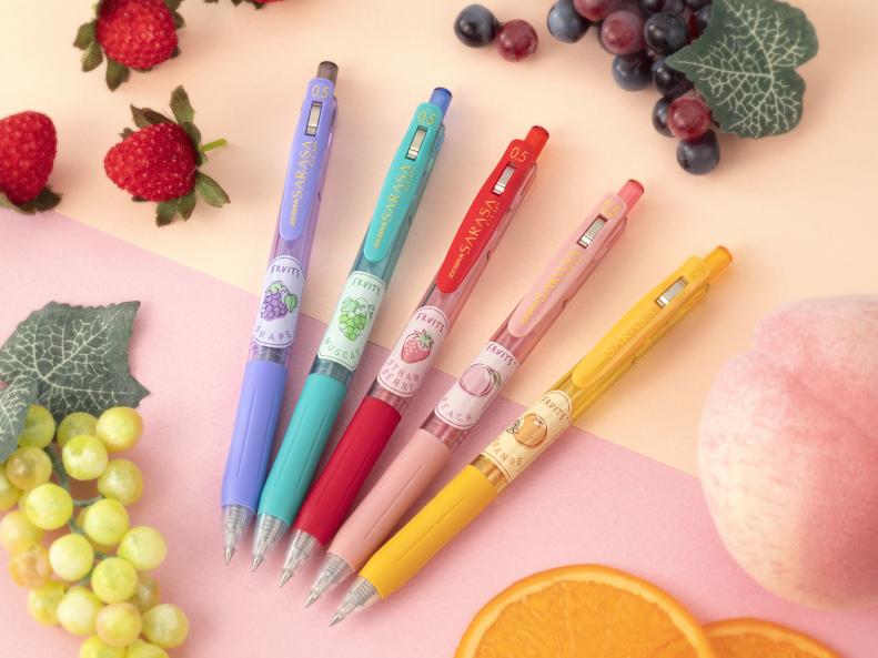 シンプルでかわいいデザインと、フルーティーな香りがするインクで勉強