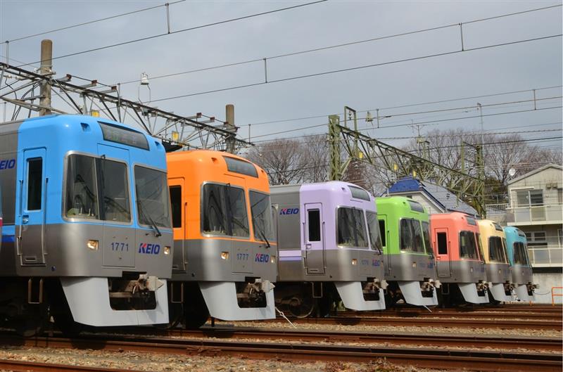 井の頭線1000系車両の営業運転開始から30周年を記念し今回初と