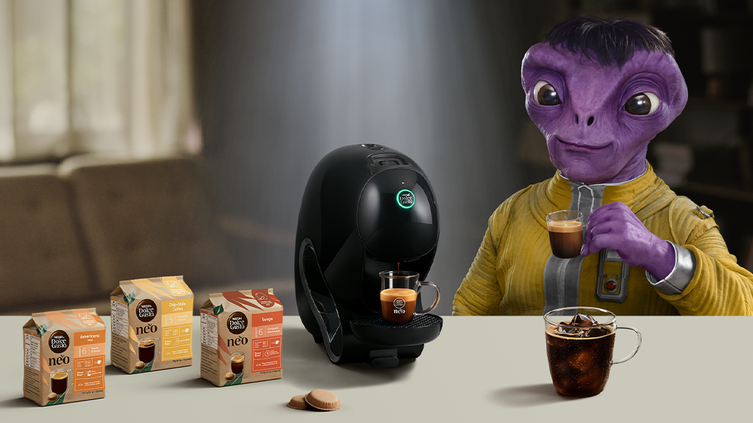 地球に不時着した宇宙人が、帰還をやめたくなる理由は一杯のコーヒー