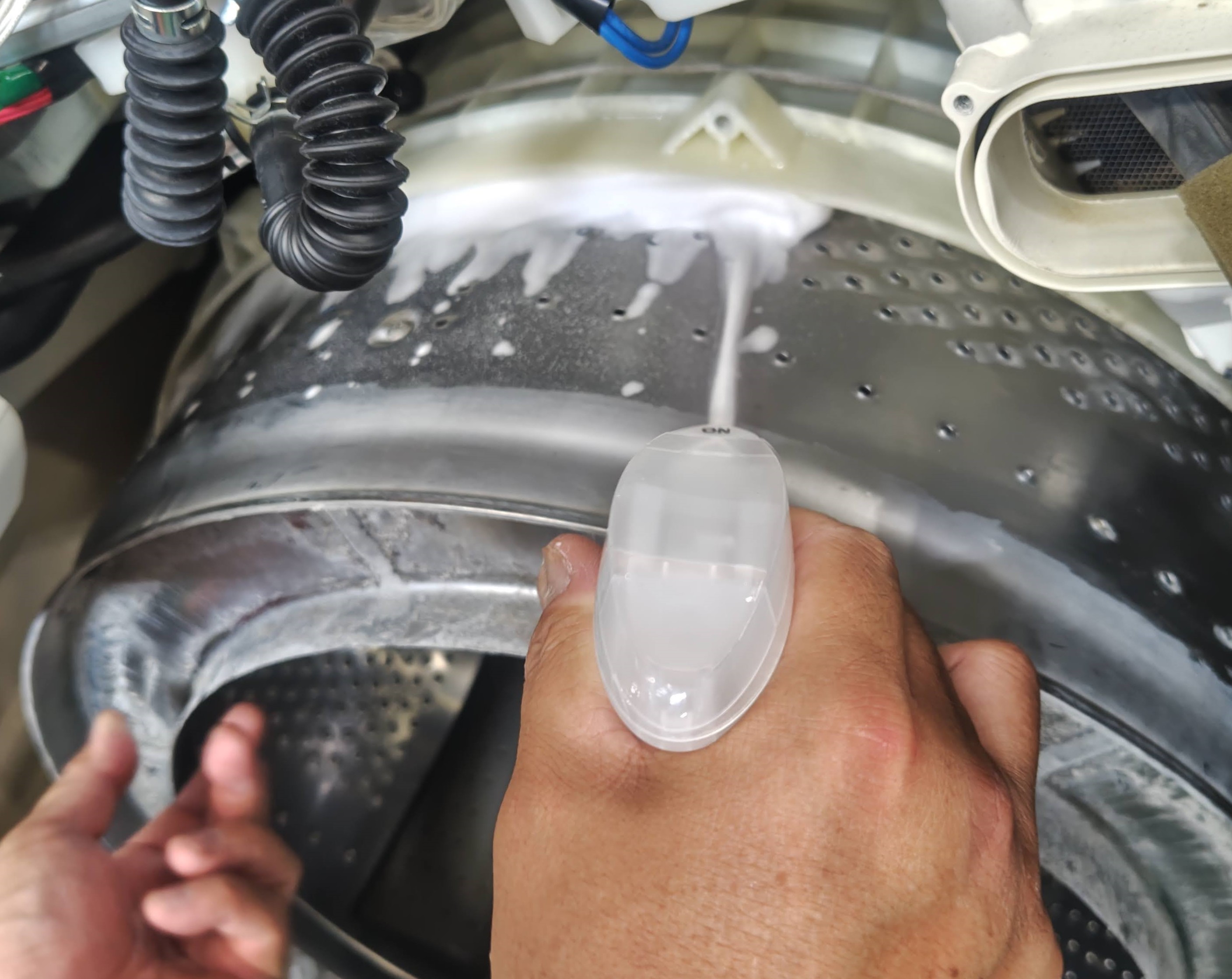 ドラム式洗濯機を「家電のプロ」がスピード洗浄 ご自宅への訪問ケアで 