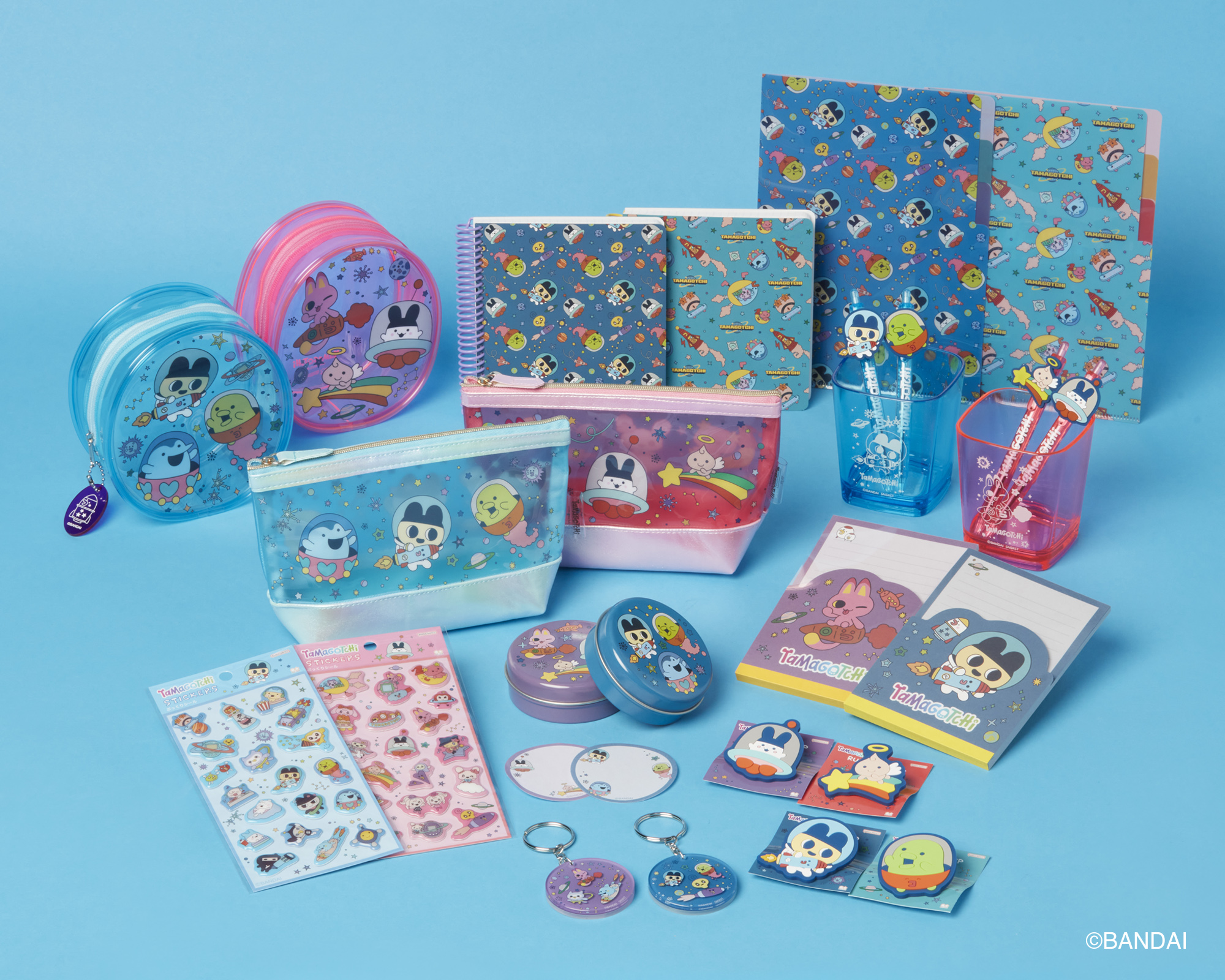 発売30周年を迎える『たまごっち』記念アートを使用した文具雑貨