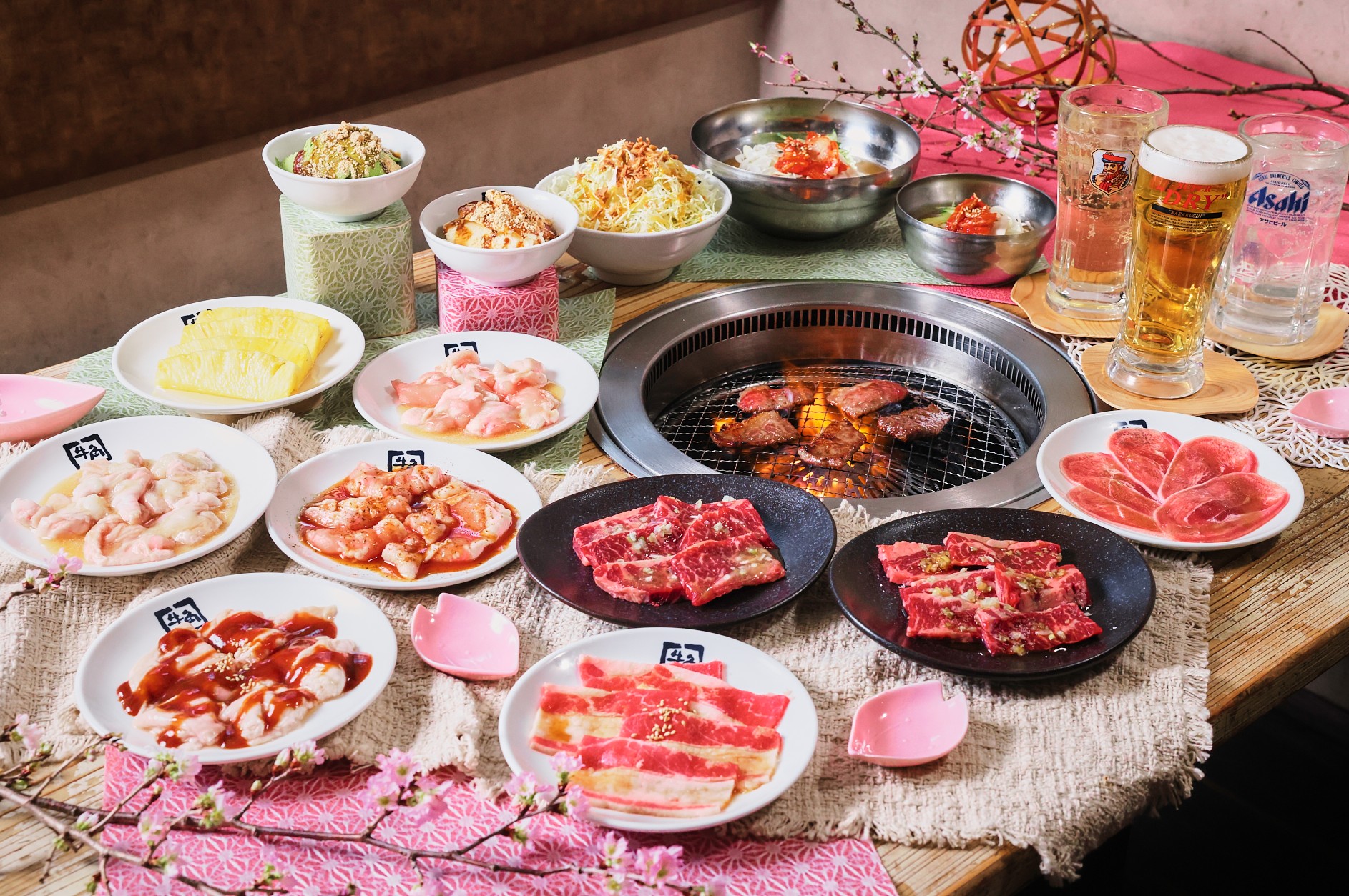 牛角】新生活・春の焼肉祭り！生ビール190円＆タン・カルビ290円！人気
