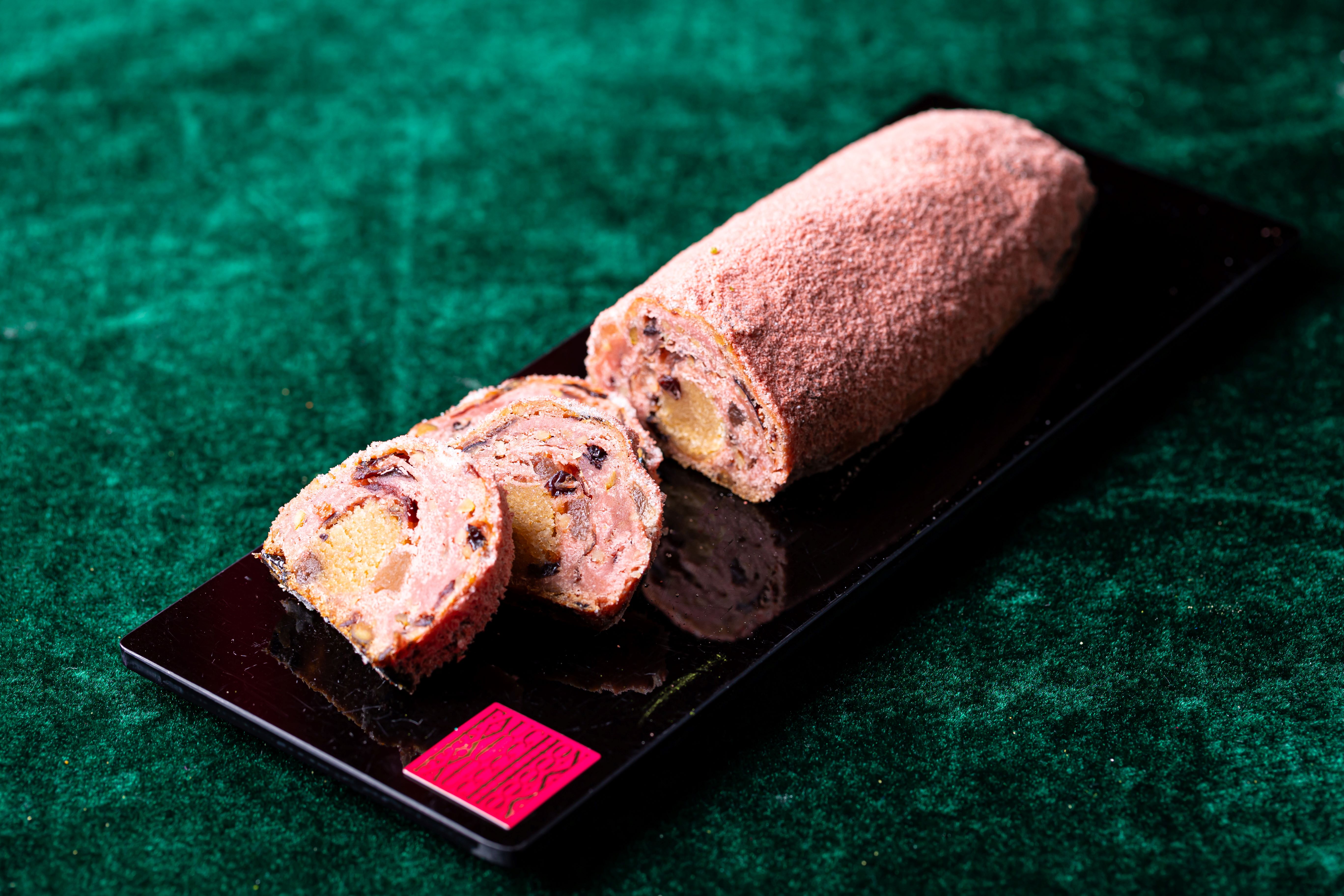 フォションホテル京都が贈るクリスマスケーキ2026】 マカロンといちご
