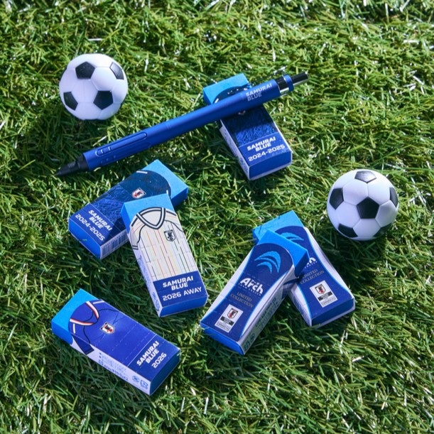 ギフトにも最適！サッカー日本代表ユニフォームデザイン採用のアーチ