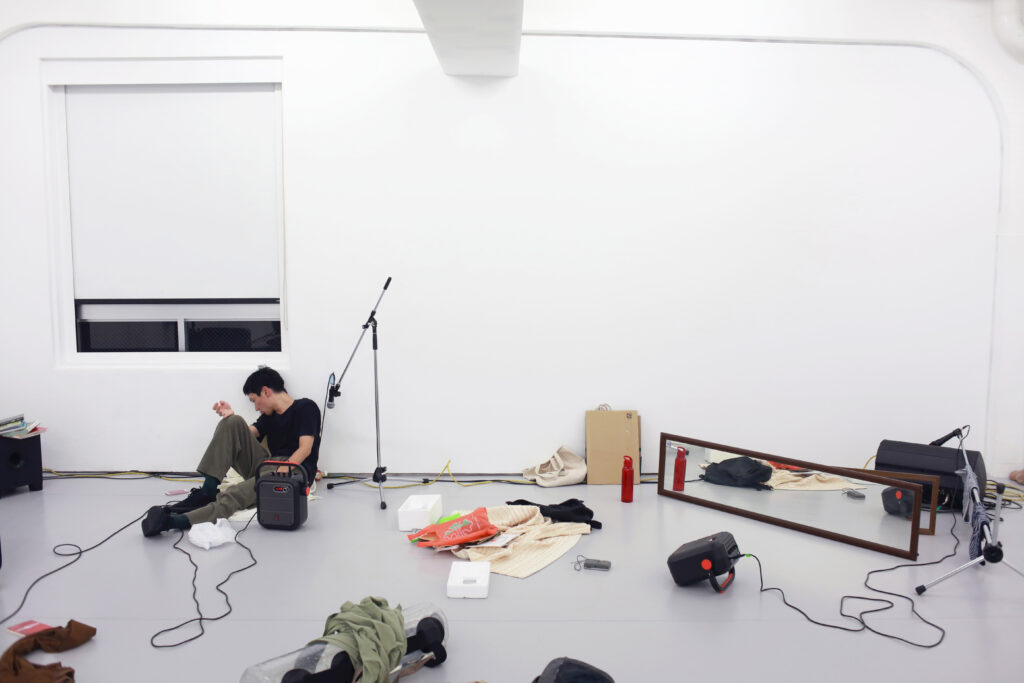 応募企画を再編した新企画、展覧会『Co-Program Reframed: 飛光、飛光