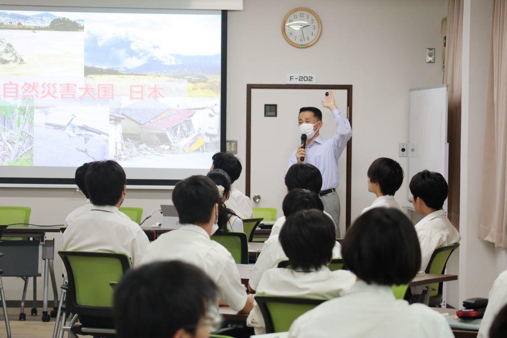 大阪電気通信大学高等学校が9月9日にKDDIによる提供授業「スマホ de 防災リテラシー」を実施 ― 災害発生時を想定したワークショップで情報通信の利活用を目指す