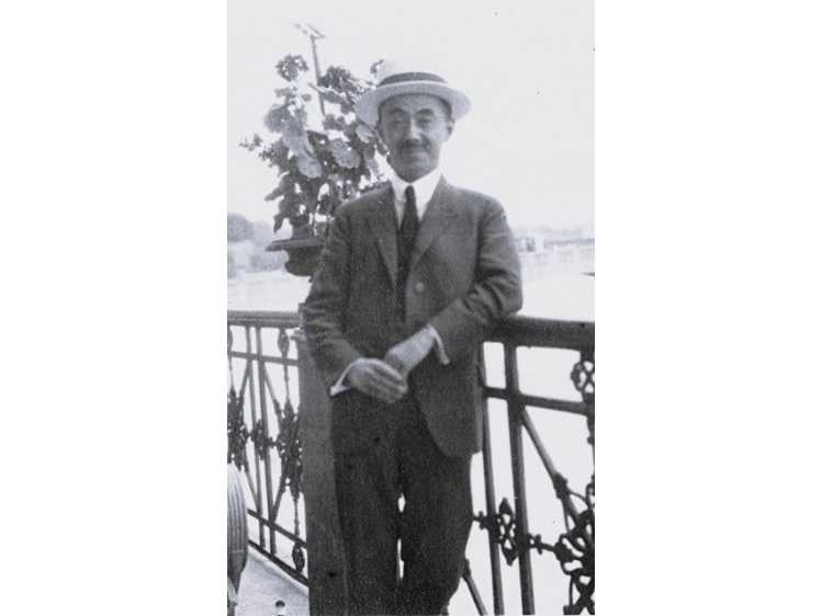 成城大学