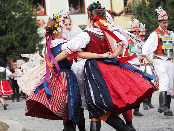 フォークロアの伝統を楽しむチェコの8月 とれまがニュース
