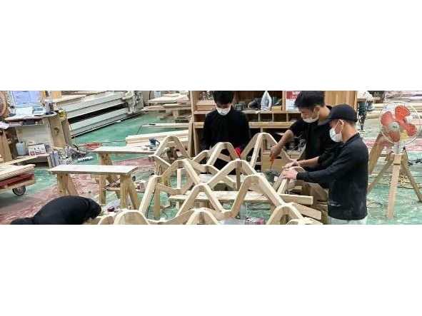 【大阪成蹊大学】芸術学部の山中コ～ジ准教授が共同代表を務める合同会社GENETO GROUPが、新作オフィス家具シリーズ「expan」を発表