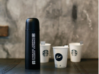 藤原ヒロシ氏主宰 fragment design ＋ Starbucks(R) コラボレーションスペシャルデザインをセットで販売！ | スターバックス  コーヒー ジャパン株式会社