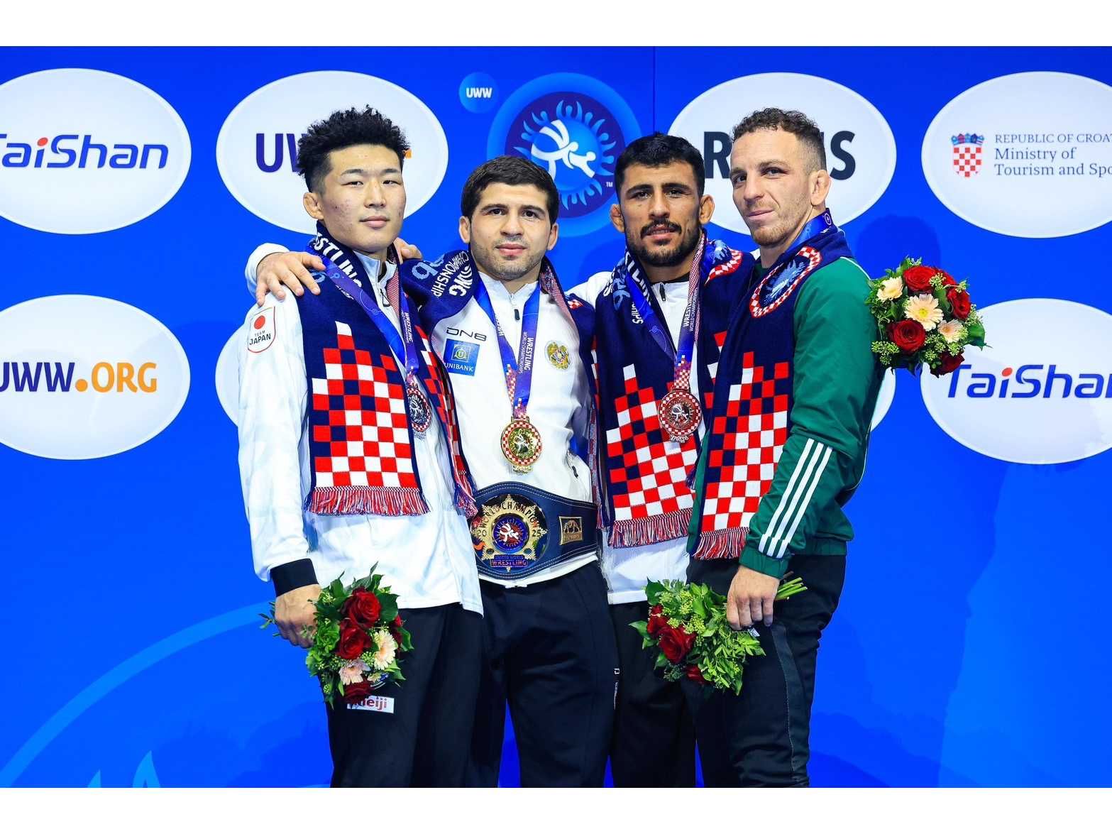 新品未開封　小室哲哉　マルハン限定CD２枚セット マルハン北日本カンパニー×小室哲哉さんコラボ第2弾！小室哲哉