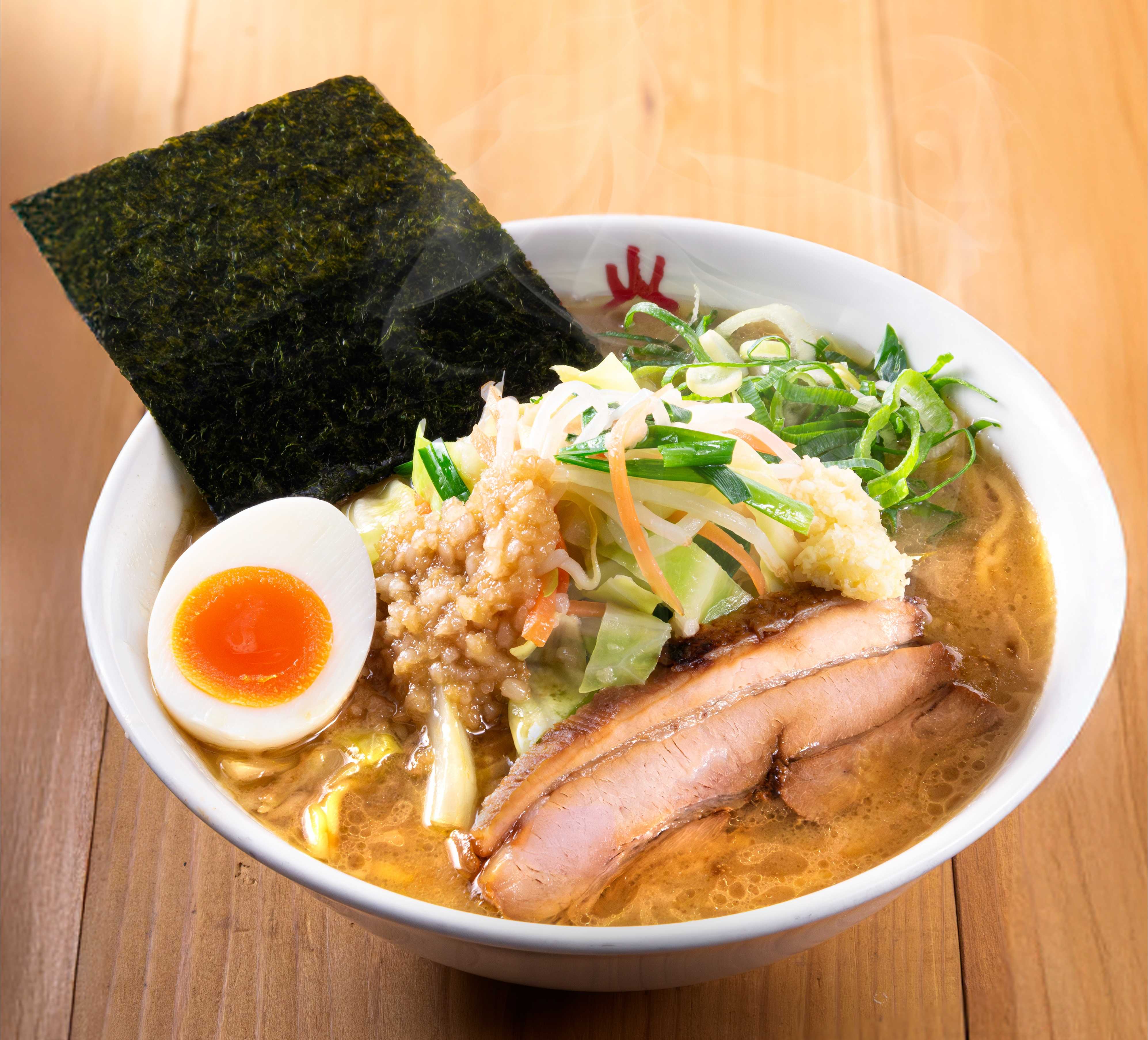 ramen_個店限定_春醤油豚骨_デフォ斜俯瞰