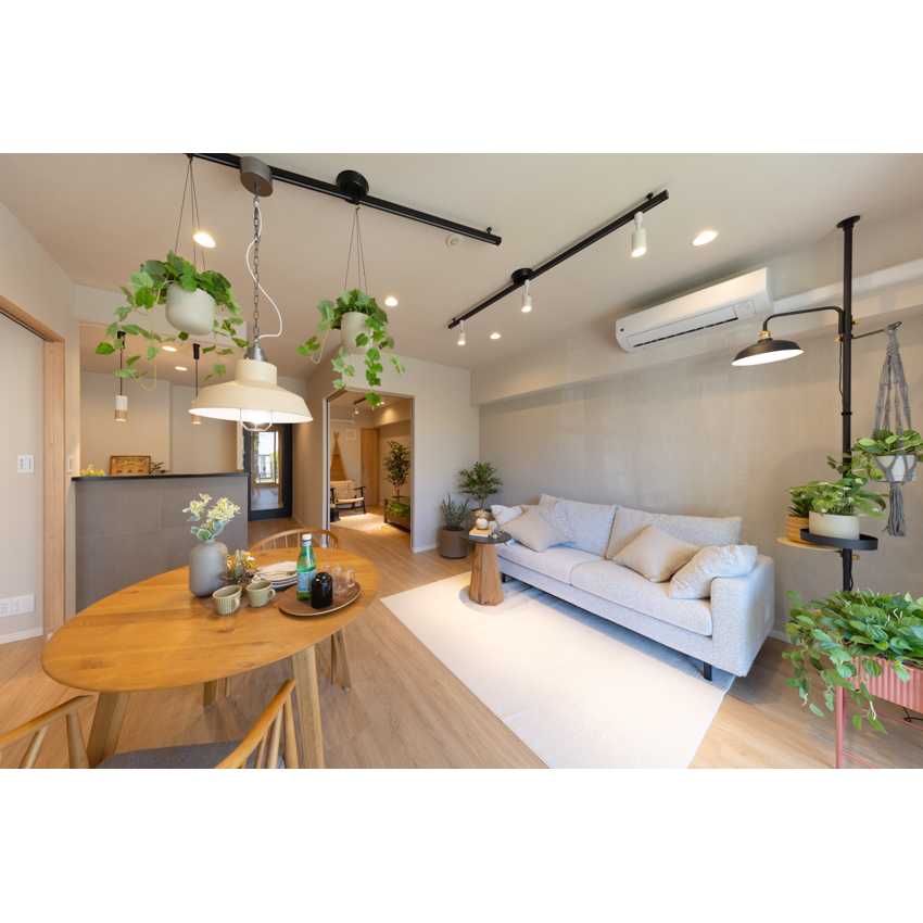 株式会社コスモスイニシア