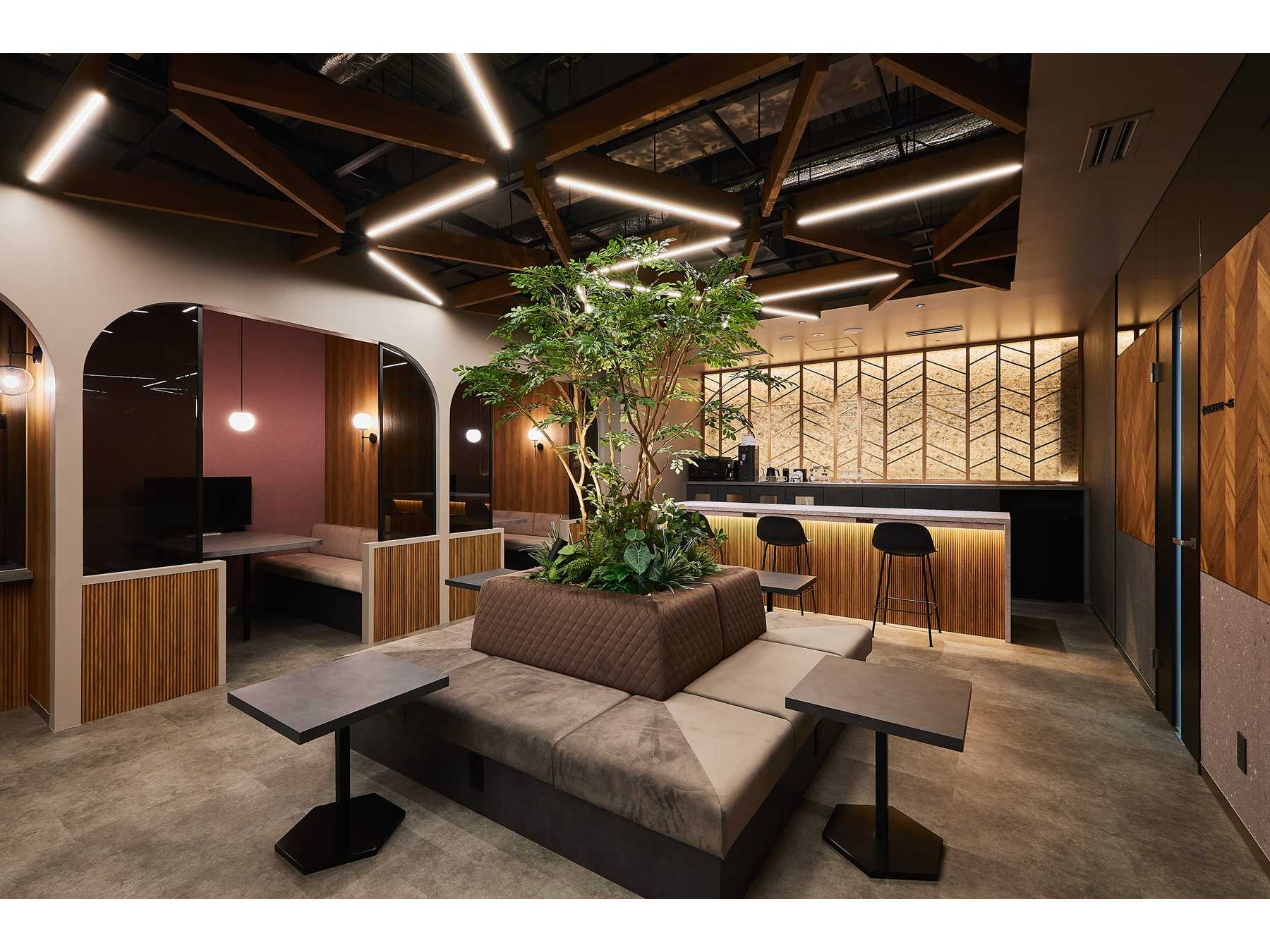 株式会社コスモスイニシア