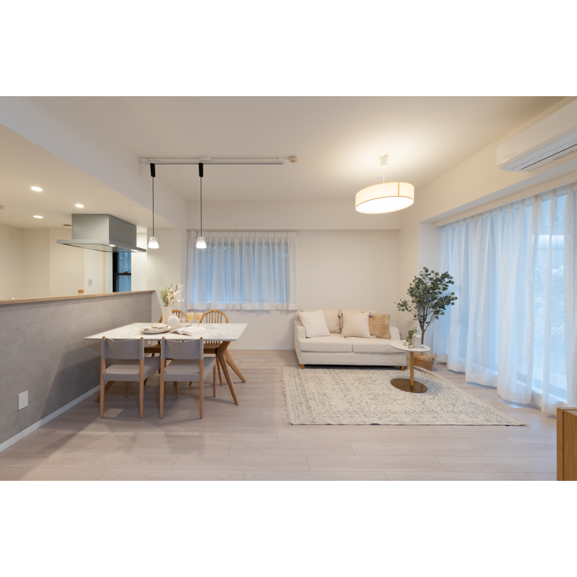 株式会社コスモスイニシア