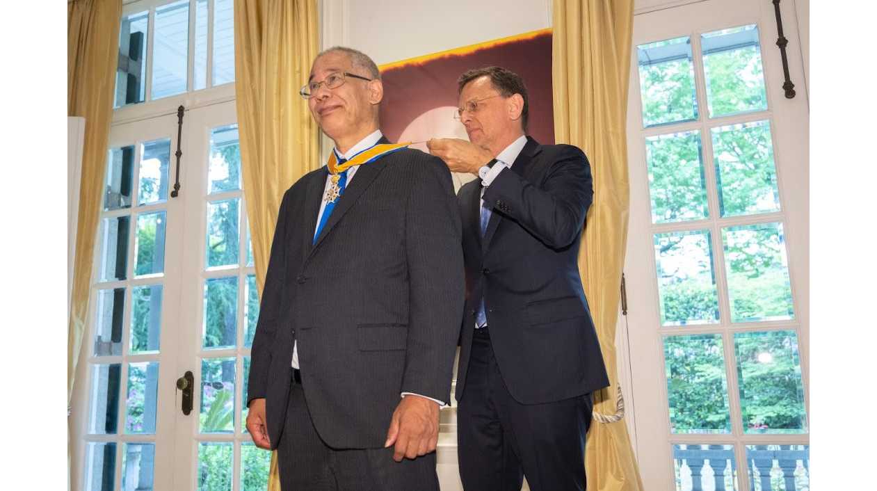 オランダ王国より「オラニエ=ナッサウ勲章司令官章」を国立大学法人政策研究大学院大学の廣木謙三教授に叙勲 駐日オランダ王国大使館