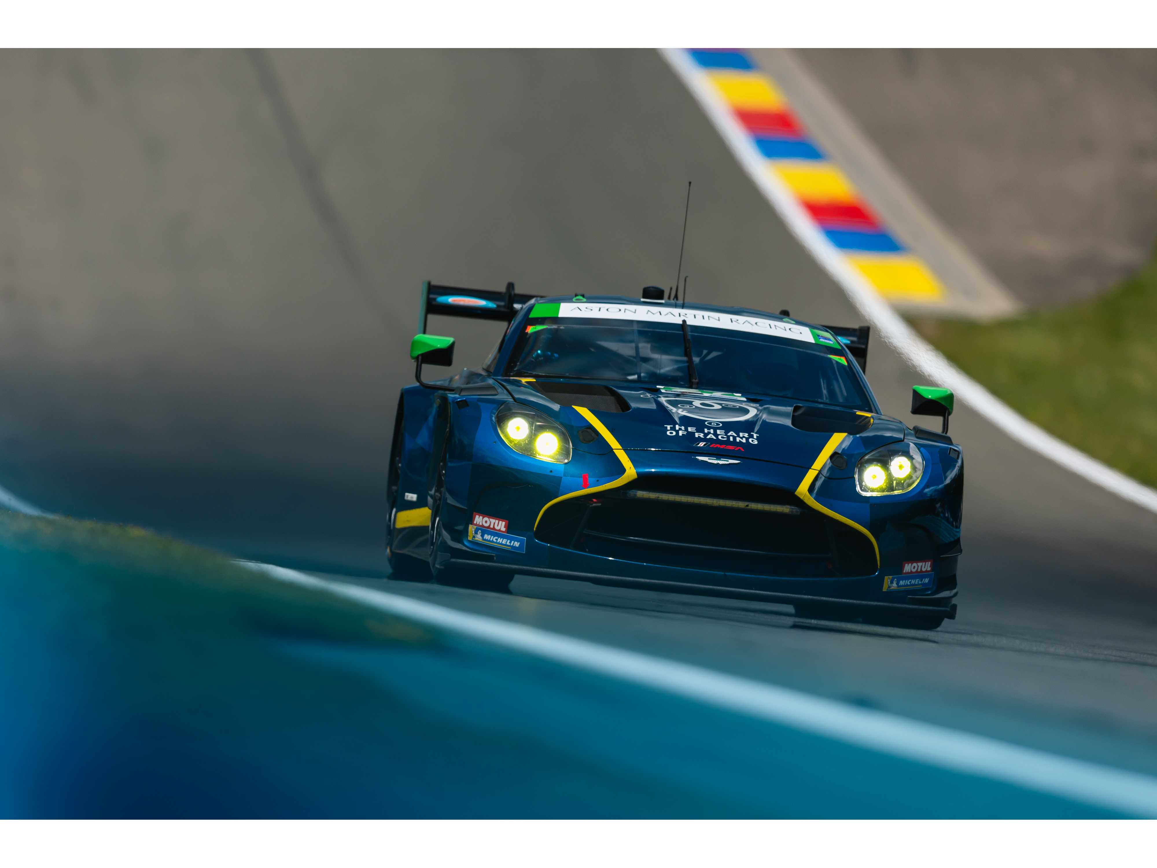 Aston Martin Japan
