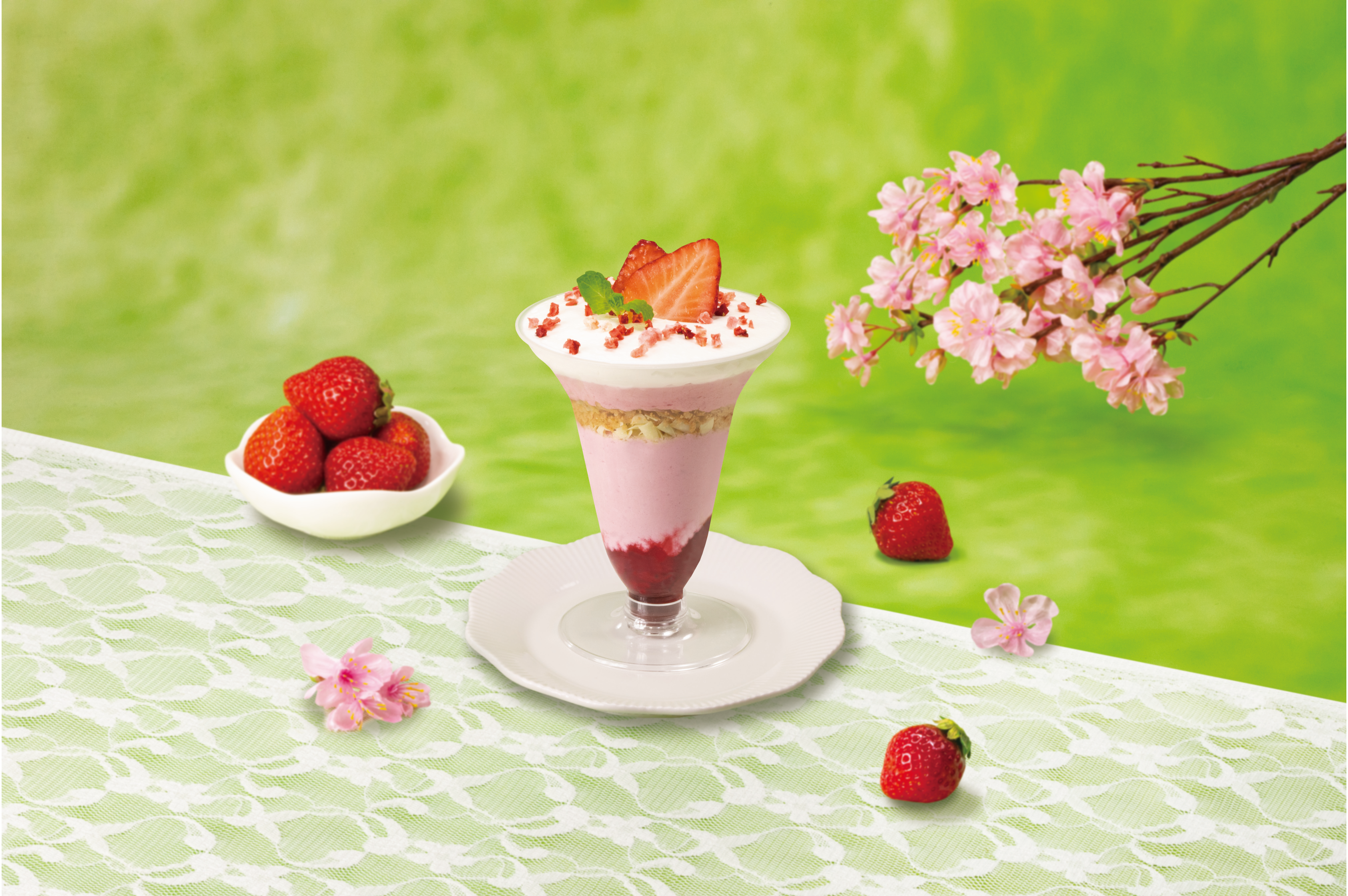 2603_ROYAL_春いちごパフェ_ポスター用