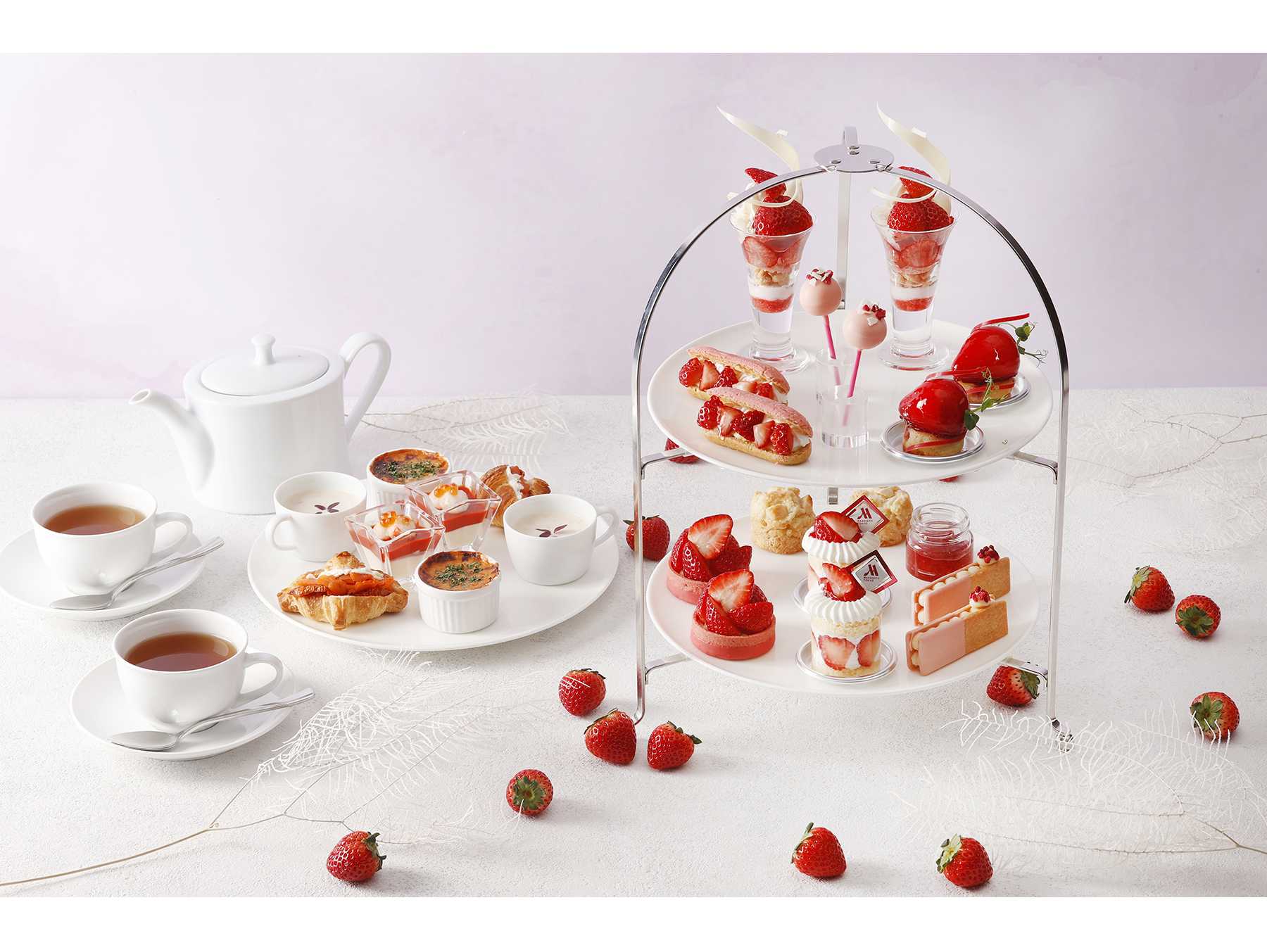 【東京マリオットホテル】新品種のブランドいちご「べにたま」と自家製ホワイトチョコレートの心はずむマリアージュ「Strawberry × White Chocolate Afternoon Tea」