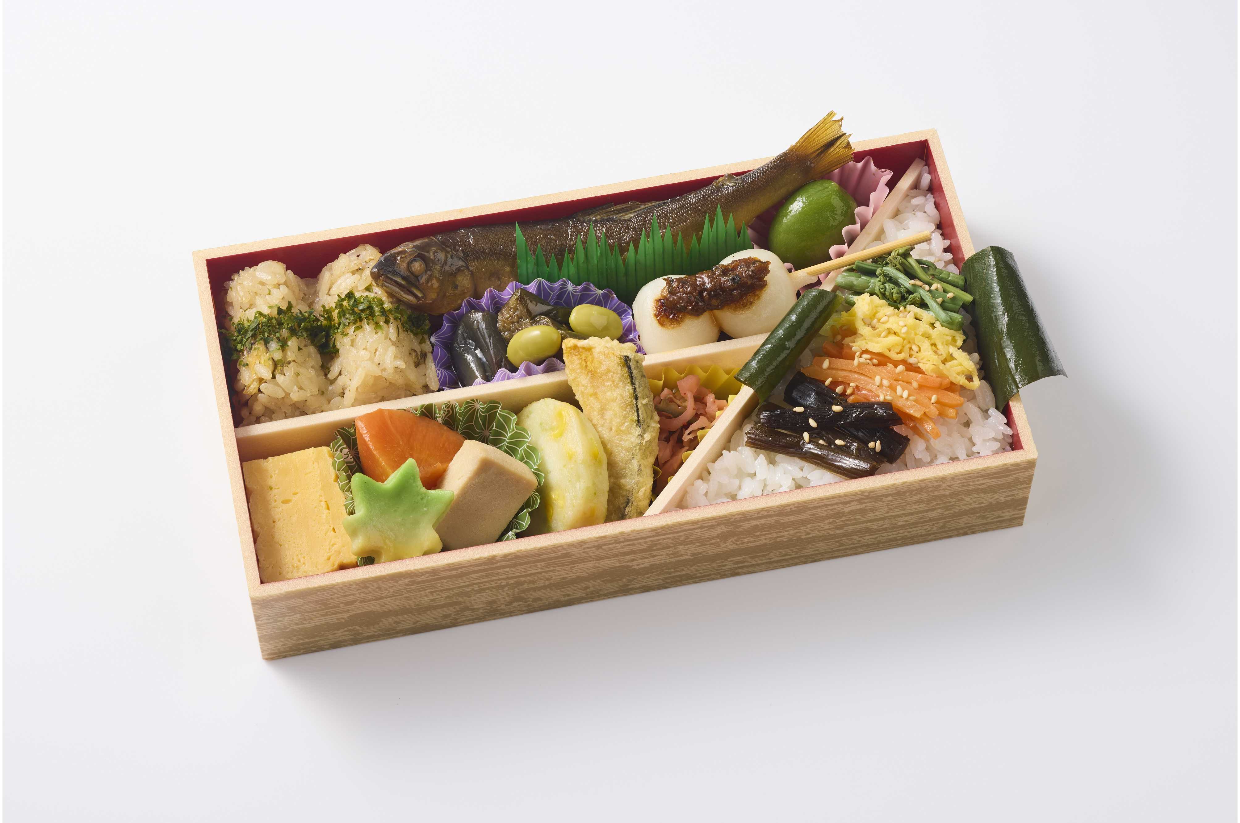 清夏幕之内まるごと鮎煮と朴葉ずし弁当