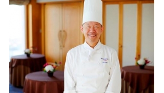 笑顔日本一のホテルを目指し全社投票で選ばれた上位者を「今月のプラザスマイルアンバサダー」に任命