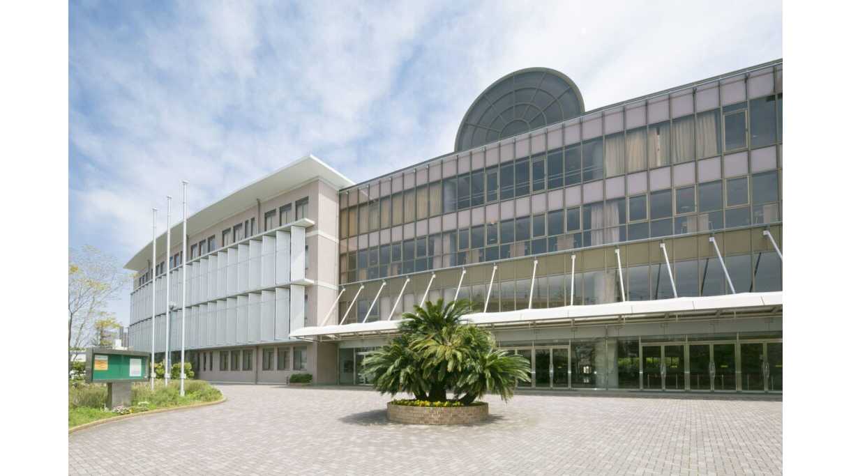 神田外語大学