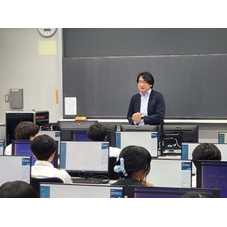神田外語大学