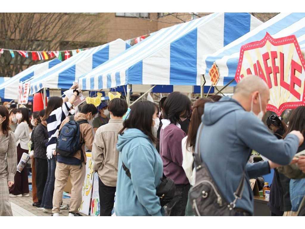 神田外語大学