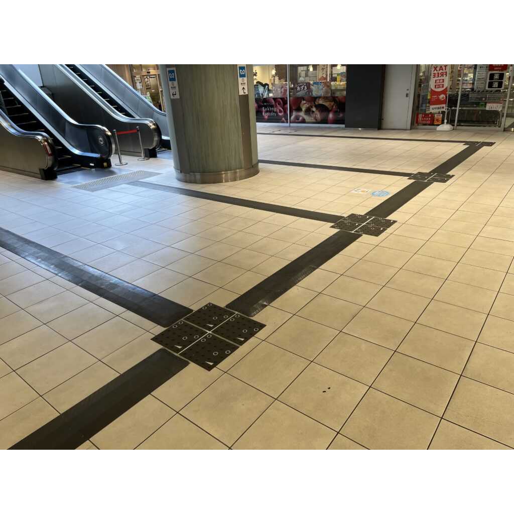 リリース